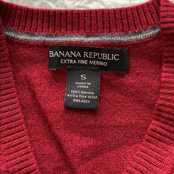 Banana Republic Merino Red Sweater - Picture 4 of 5